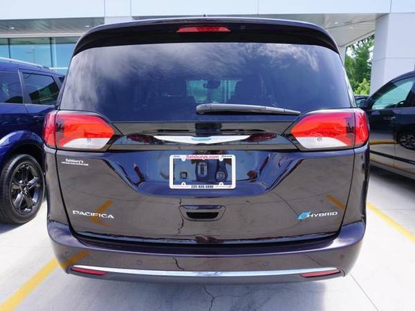 2018 Chrysler Pacifica Hybrid Limited FWD for sale in Baton Rouge , LA – photo 2