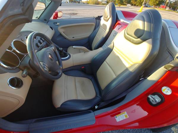 Pontiac Solstice Convertible Red Manual 5 Speed! 52k miles! for sale in Fort Wayne, IN – photo 14
