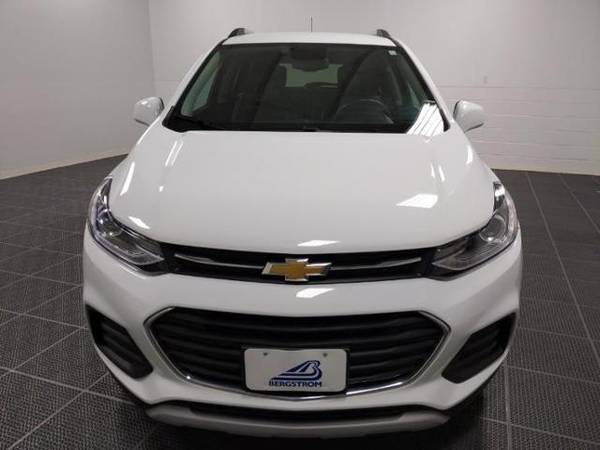 2017 CHEVROLET TRAX...KBB SAYS $18,423...WE SAY $15,353 - cars &... for sale in Green Bay, WI – photo 5