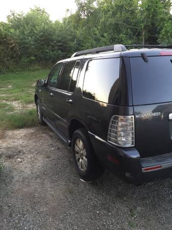 Mercury Mountaineer 2007 - cars & trucks - by owner - vehicle... for sale in Bergen, NY – photo 2