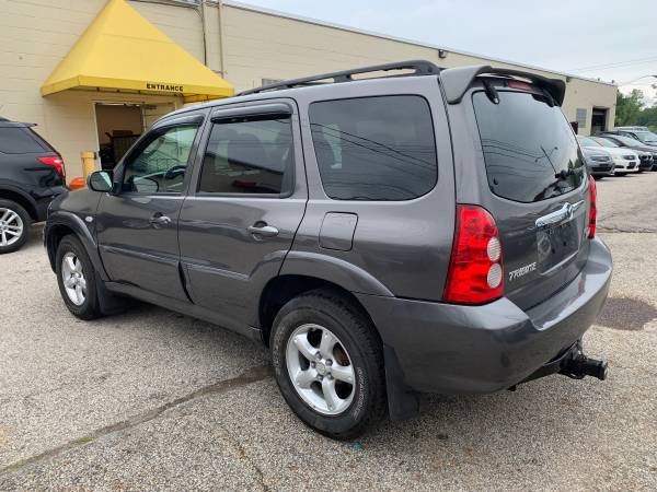 2005 Mazda Tribute S 4WD. WARRANTY!! Leather!! Sunroof!! Power Seats!! for sale in Cleveland, OH – photo 3