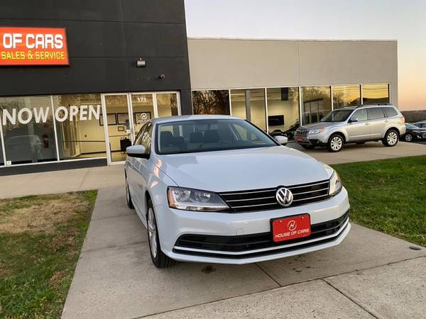 Look What Just Came In! A 2017 Volkswagen Jetta with only for sale in Meriden, CT – photo 4