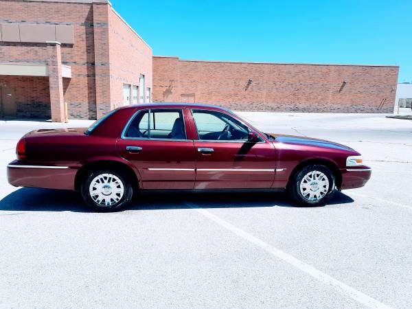 2006 MERCURY GRAND MARQUIS - - by dealer - vehicle for sale in milwaukee, WI – photo 4