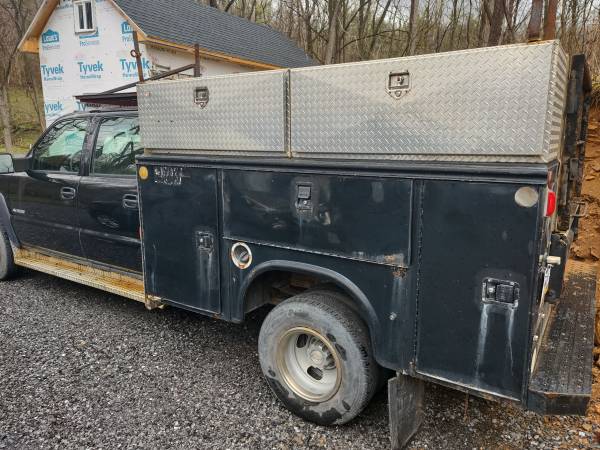 2004 Chevy Dually for sale in Williamsburg, PA – photo 5