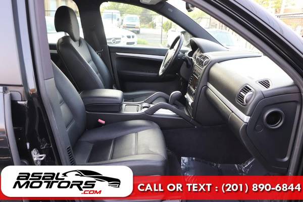 Black 2010 Porsche Cayenne TRIM 85, 672 miles - North Jersey - cars for sale in East Rutherford, NJ – photo 15