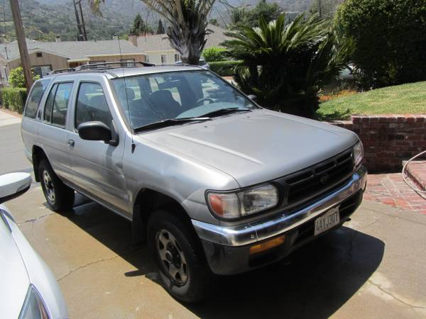 1998 Nissan Pathfinder for sale in La Crescenta, CA – photo 2