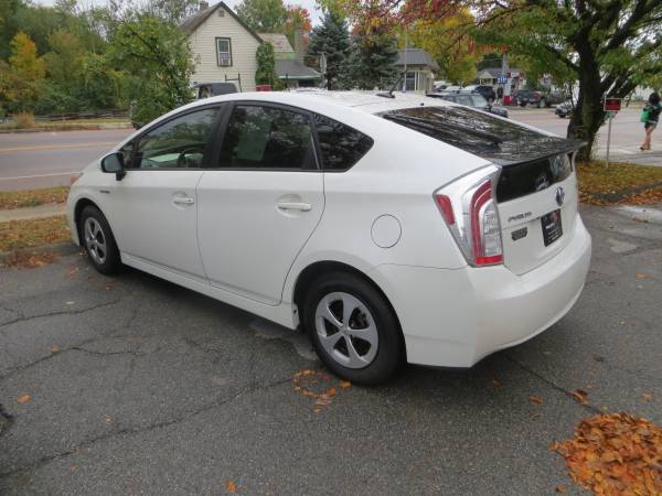 Rust Free 2013 Toyota Prius Three from Tennessee - cars & trucks -... for sale in Winooski, VT – photo 8