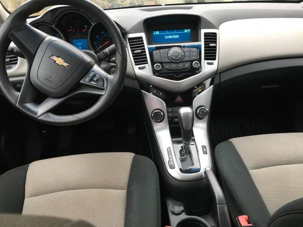 2012 Chevy Cruze LS - cars & trucks - by owner - vehicle automotive... for sale in West Bloomfield, MI – photo 3