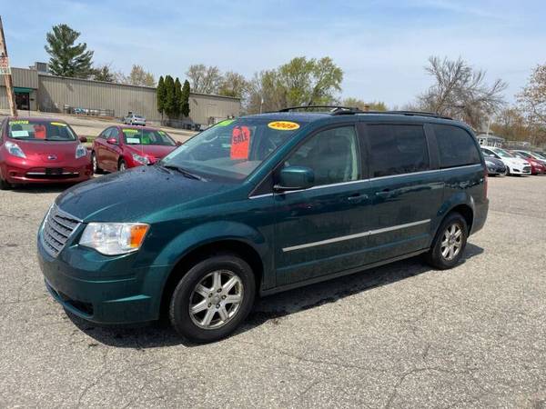 2009 Chrysler Town and Country Touring 4dr Mini Van for sale in Portage, WI – photo 4