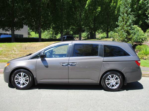 2011 Honda Odyssey EX-L - Navigation, Rear Cam, Bluetooth, LOADED! for sale in Kirkland, WA – photo 8