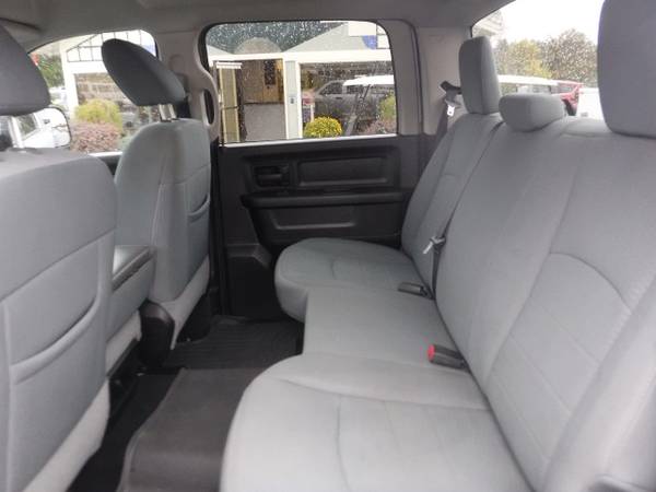 2013 RAM 1500 4WD Crew Cab 140.5 Express for sale in Auburn, ME – photo 13