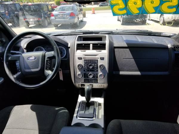 2009 Ford Escape XLT FWD I4 - - by dealer - vehicle for sale in Cedar Rapids, IA – photo 21