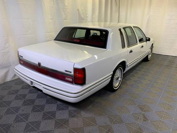 1992 Lincoln Town Car Executive - cars & trucks - by dealer -... for sale in Missoula, MT – photo 8
