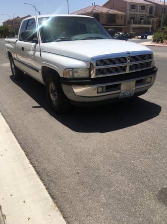 2000 Dodge Ram 1500 v8 ext cab with tonnue cover for sale in North Las Vegas, NV – photo 2