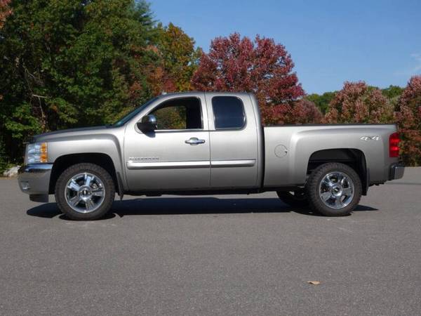 2013 Chevrolet Silverado 1500 Ext Cab LT 4WD - cars & trucks - by... for sale in Derry, VT – photo 2