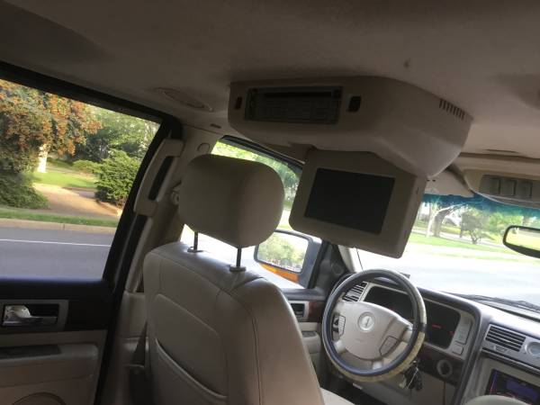 2003 Lincoln Navigator 4x4 clean Excel Conditions runs100 great for sale in Washington, District Of Columbia – photo 16