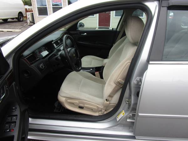 2012 Chevrolet Impala LT 3.6L V6 110,619 EZ mi. NO accidents NEW tires for sale in Auburn, IN – photo 2