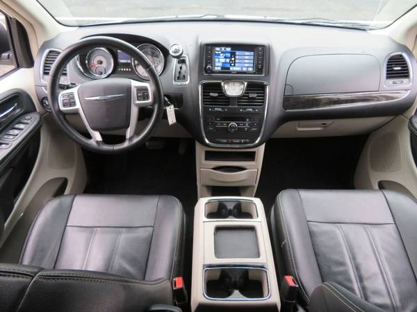 2016 Chrysler Town & Country Touring Minivan Runs & Looks Great! for sale in Brooklyn, NY – photo 11