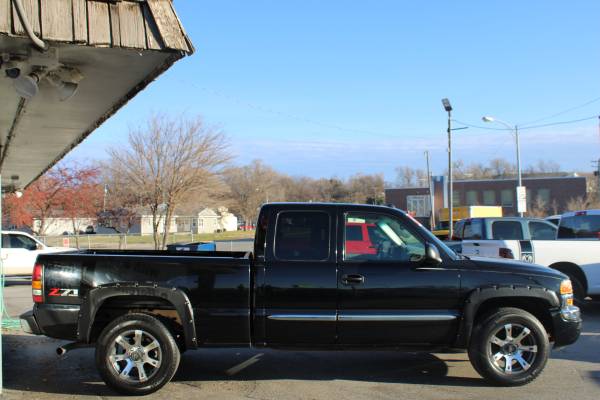 2004 GMC Sierra-1500 SLT 4dr Extended Cab 4WD, Clean, Great Price -... for sale in Omaha, NE – photo 6
