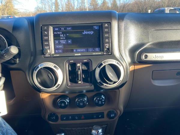 2016 Jeep Wrangler Unlimited 4WD 4dr Rubicon - cars & trucks - by... for sale in center point, WI – photo 10