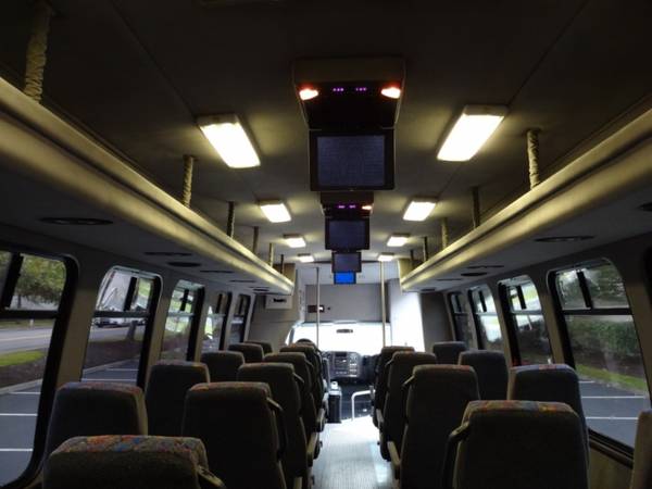 2004 Chevrolet C5500 28 Psngr Shuttle Bus:34K Miles Duramax Must See... for sale in Auburn, WA – photo 12