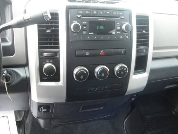 2011 dodge ram 2500 crew cab long box 4x4 hemi V8 4wd for sale in Forest Lake, WI – photo 9