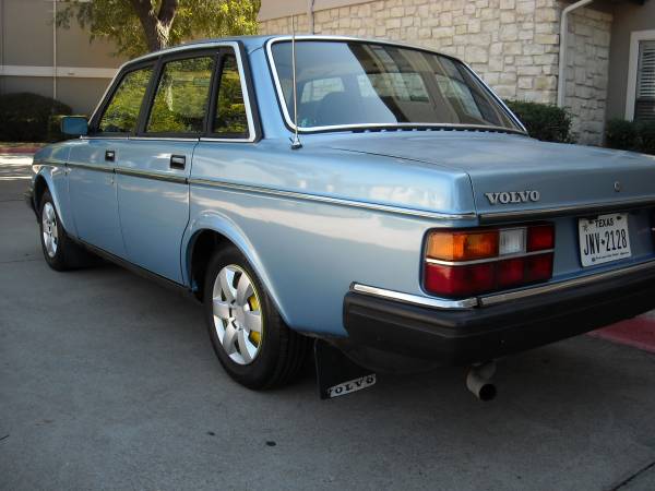 1985 Volvo 240 Excellent Condition for sale in Lewisville, TX – photo 3