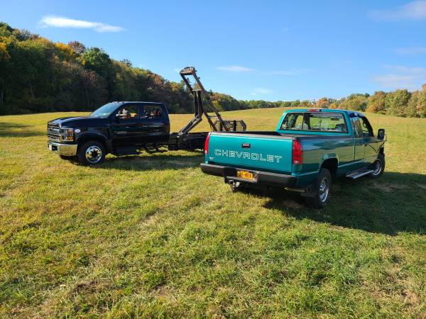 1995 Chevrolet C2500 Cheyenne, 31,000 miles, trades accepted - cars... for sale in Rensselaer, NY – photo 2