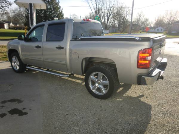 09 CHEVY CREW CAB LT - cars & trucks - by owner - vehicle automotive... for sale in Osceola, IA – photo 2