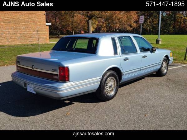 1993 LINCOLN TOWN CAR EXECUTIVE - cars & trucks - by dealer -... for sale in Alexandria, District Of Columbia – photo 2