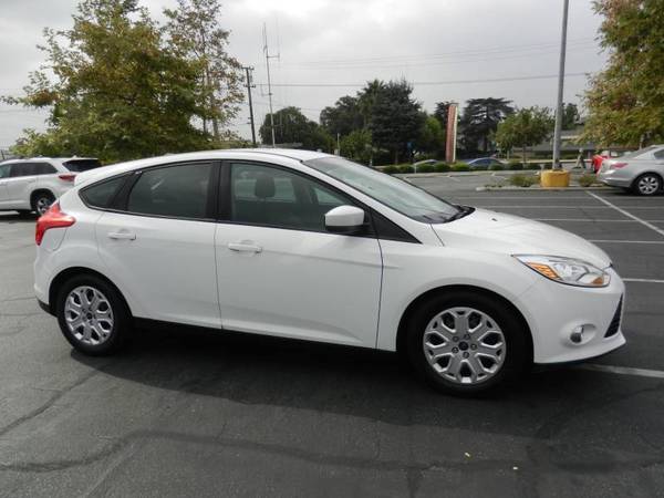 2012 Ford Focus SE Hatchback, 5 Speed Manual - cars & trucks - by... for sale in Altadena, CA – photo 10