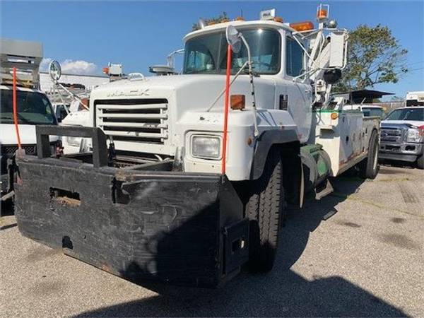 2003 Mack RD688P 30 TON WRECKER READY FOR WORK - cars & trucks - by... for sale in Massapequa Park, NY – photo 3