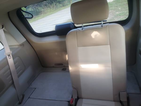 2008 Mercury Mountaneer Leather navigation third row seat sunroof -... for sale in Austin, TX – photo 18