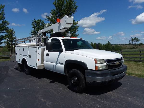 34' 2006 Chevrolet C3500 Bucket Boom Lift Utility Work Service Truck for sale in Gilberts, SD