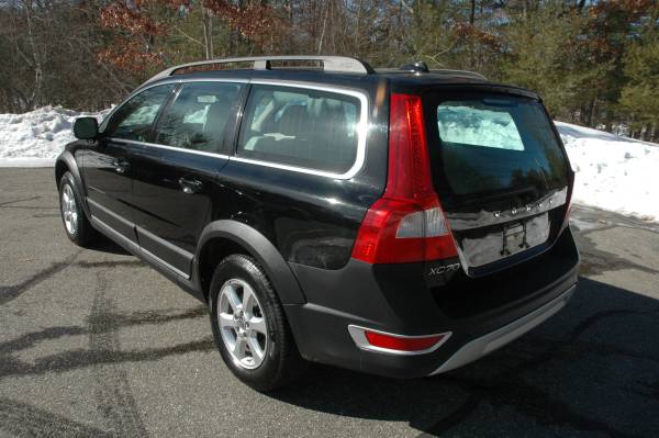2011 Volvo XC70 AWD Wagon 3 2L - Great Carfax - IMMACULATE - cars & for sale in Windham, MA – photo 8
