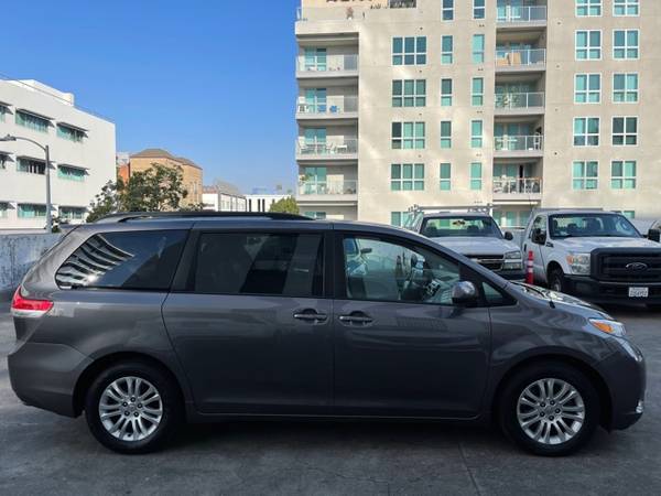 2013 Toyota Sienna XLE ++ 1 owner ++ Clean title ++ No accident -... for sale in Los Angeles, CA – photo 3