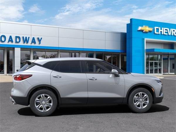 2021 Chevrolet Blazer SUV LT - Chevrolet Silver Ice Metallic - cars for sale in Green Bay, WI – photo 5