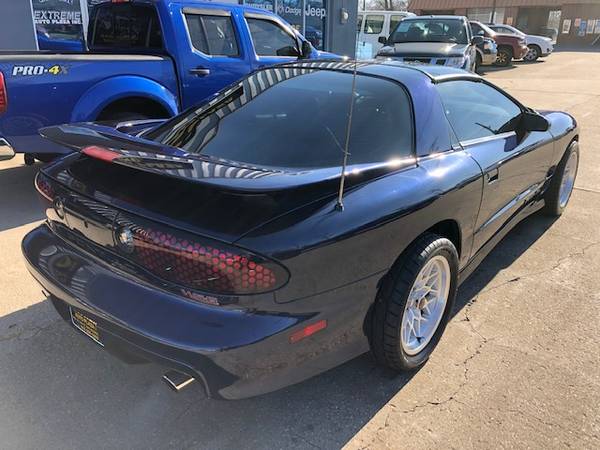 2001 Pontiac Firebird FORMULA - cars & trucks - by dealer - vehicle... for sale in Des Moines, IA – photo 5