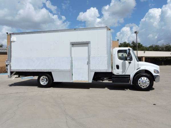 2011 FREIGHTLINER M2 22 FOOT BOX TRUCK with for sale in Grand Prairie, TX – photo 8
