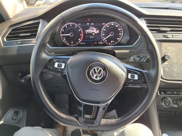 LOW MILES* ALL WHEEL DRIVE* 2017 VW TIGUAN SUV - cars & trucks - by... for sale in Kahului, HI – photo 5