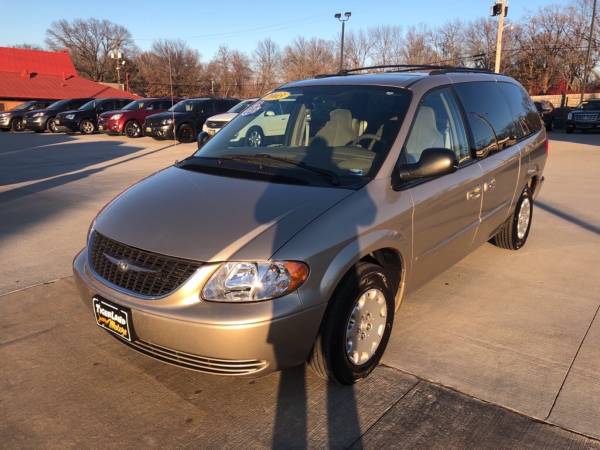 2003 CHRYSLER TOWN & COUNTRY - cars & trucks - by dealer - vehicle... for sale in Sedalia, MO – photo 3