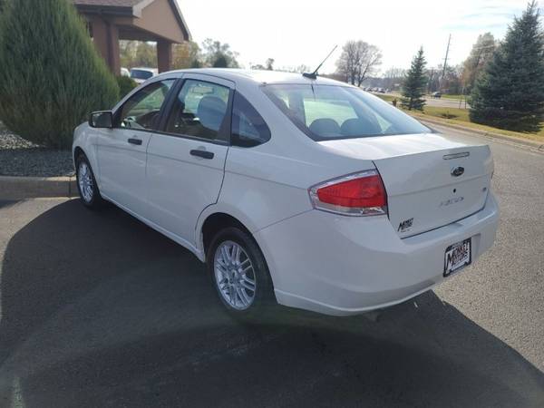 2009 Ford Focus SE 4dr Sedan - - by dealer - vehicle for sale in Faribault, WI – photo 6