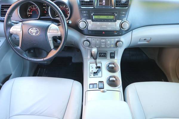 2010 Toyota Highlander Silver For Sale *GREAT PRICE!* - cars &... for sale in Monterey, CA – photo 17