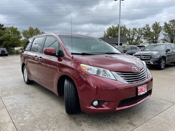 2014 Toyota Sienna XLE - - by dealer - vehicle for sale in Akron, OH – photo 4