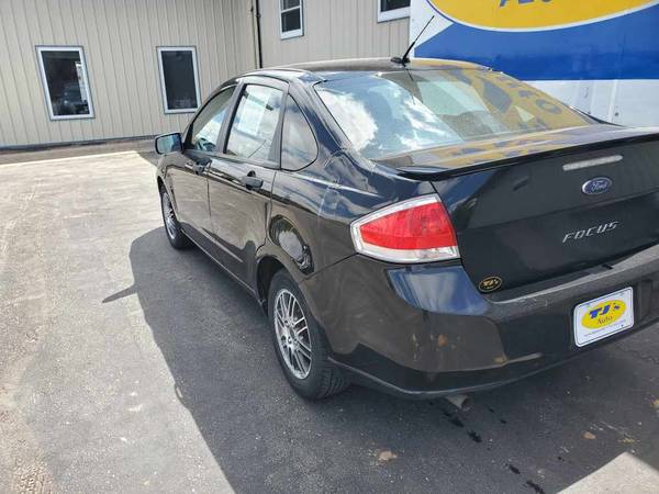 2010 Ford Focus SE - cars & trucks - by dealer - vehicle automotive... for sale in Wisconsin Rapids, WI – photo 6