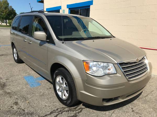 2009 Town and Country V6 3.8L ~ $595 Sign and Drive for sale in Clinton Township, MI – photo 3