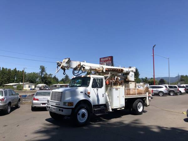2001 INTER 4700 CRANE - - by dealer - vehicle for sale in Eugene, OR – photo 2
