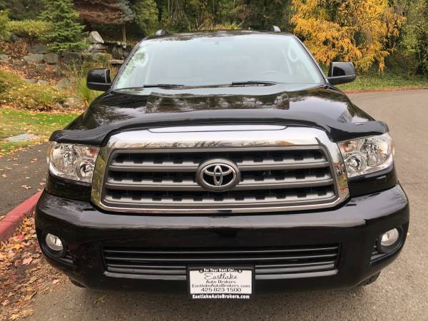 2016 Toyota Sequoia SR5 4WD --Leather, Sunroof, Bluetooth,... for sale in Kirkland, WA – photo 2