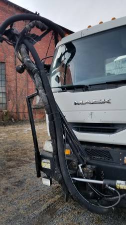 2002 MACK MV322 Cab & Chassis Asphalt Road Patcher LOW MILES for sale in Lebanon, PA – photo 18