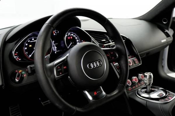 *RARE R8 V10 Coupe* 2015 Audi *LEATHER & GPS NAV* for sale in Clinton, KS – photo 10